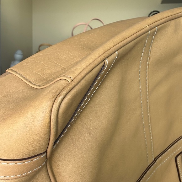 Coach 2Fer Tote & Wristlet Tan Leather Tote Bag with hang tags - Picture 14 of 15